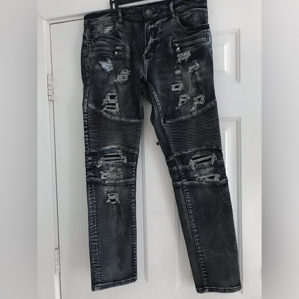 Crysp Denim dark wash gray/ blackish destroyed size 36 mint condition
